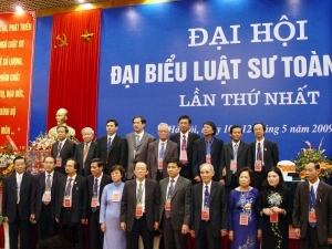 Làm luật ở Việt Nam kém chất lượng ?