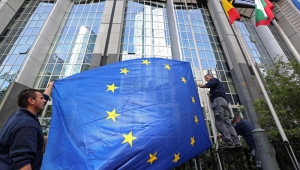 Bầu Nghị Viện Châu Âu : Các đảng phái truyền thống lùi bước