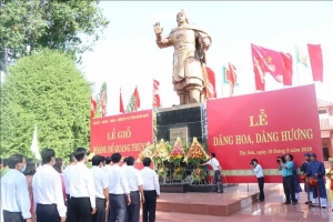 Ngoại lệ Việt Nam : tôn thờ võ tướng và dân tộc anh hùng