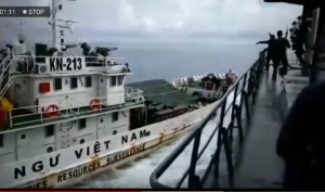 Tàu Kiểm ngư Việt húc tàu Hải quân Indonesia giải cứu 2 ngư dân
