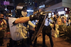 Dân Hồng Kông kêu gọi Mỹ giúp, Tập Cận Bình hăm dọa sử dụng bạo lực