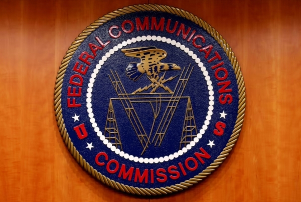 FCC cấm các nhà mạng viễn thông Trung Quốc…
