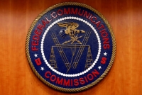 FCC cấm các nhà mạng viễn thông Trung Quốc…