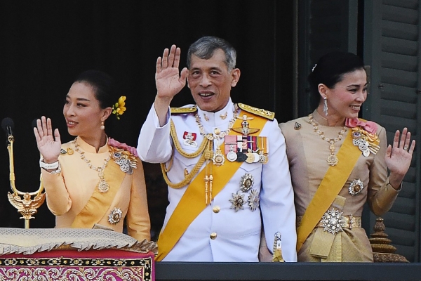 Chuyện phòng the hoàng cung Thái : thứ phi và hoàng hậu
