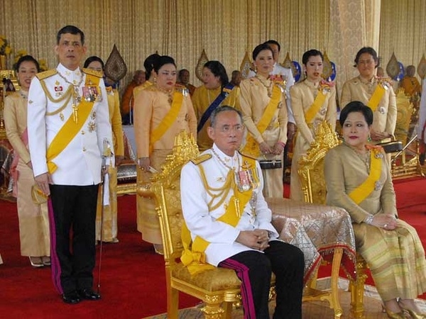 Thái Lan : phỉ báng nhà vua là một trọng tội