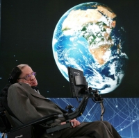 Vì sao Stephen Hawking 'là người Anh vĩ đại' ?