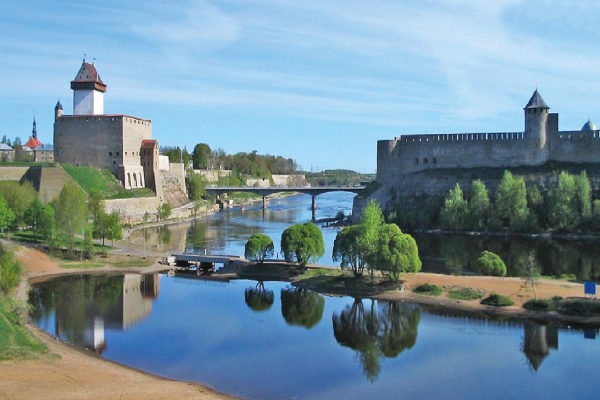 Điểm báo Pháp - Nga chỉ cần 2 tháng để chiếm Estonia