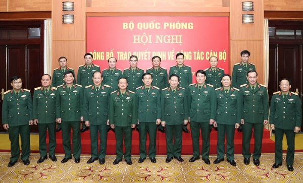 Việt Nam nhiều tướng để... làm gì ?