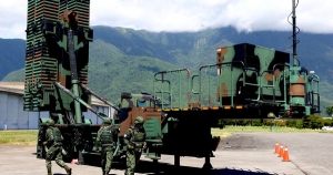 Mỹ tăng tốc chi tiêu quốc phòng và giao vũ khí cho Đài Loan