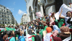 Algérie dậy sóng