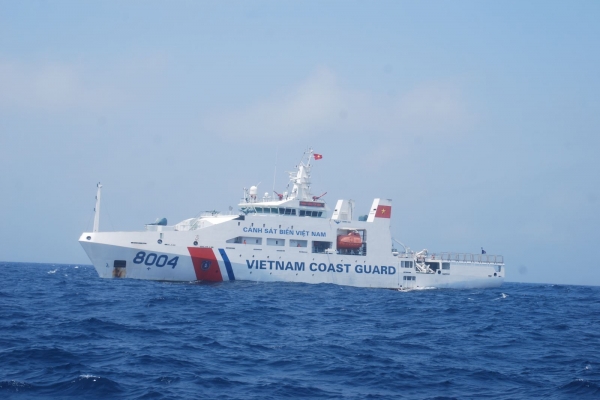 Trung Quốc gây sức ép lên Việt Nam từ cả hai phía đông và tây ?