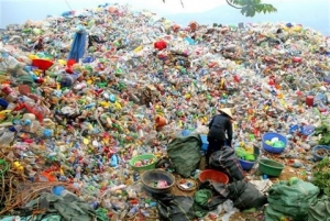 Việt Nam siết chặt nhập phế thải nhựa, dồn sức xử lý rác nội địa