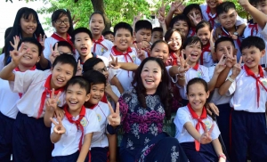 Việt Nam thoát nghèo hay không phụ thuộc vào giáo dục tốt và dân chủ
