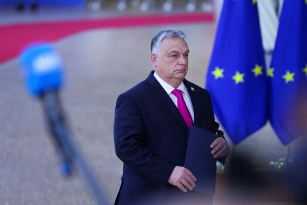 Điểm báo Pháp – EU viện trợ 50 tỉ euro cho Ukraine