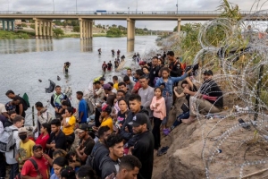 Cái bóng của Trump trong khủng hoảng biên giới