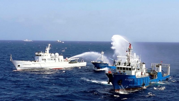 Trước lấn áp của Trung Quốc trên Biển Đông, Việt Nam phải làm gì ?